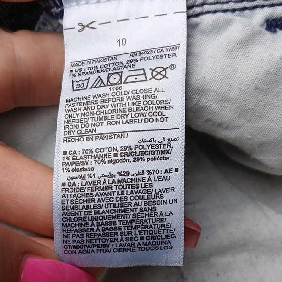 🧡NWOT Old Navy Women's Dark Blue Jean Shorts, Tried On Once - Picture 4 of 9